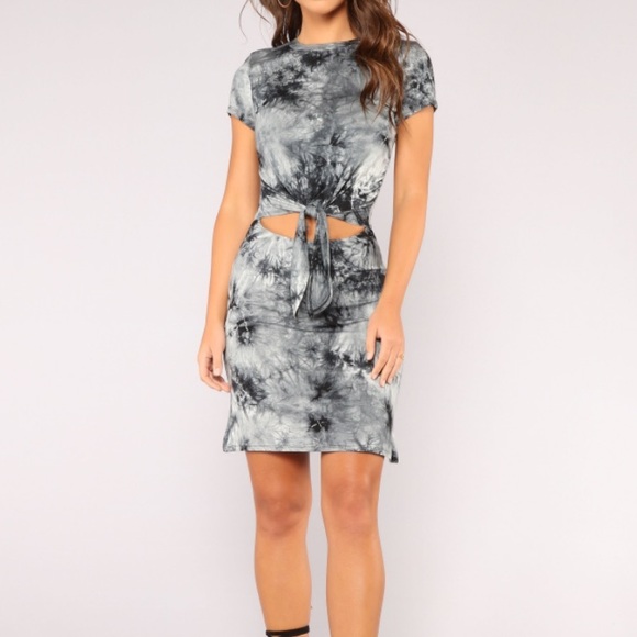 Fashion Nova Dresses & Skirts - Fashion Nova Tie Dye Short Sleeve Keyhole Dress